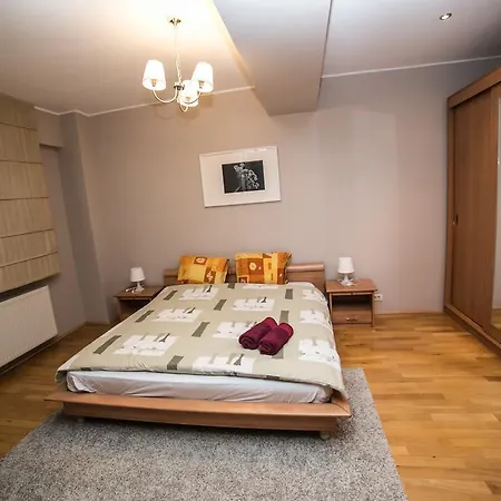 Cosmopolitan Internations Flat