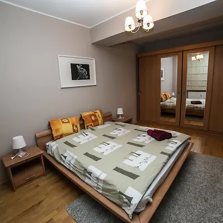 Апартаменти Cosmopolitan Internations Flat