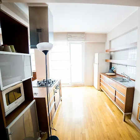 Cosmopolitan Internations Flat *